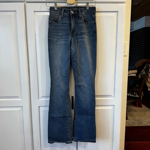 Kut from the Kloth Natalie Fab AB Bootcut. Size 00 - Picture 11 of 11